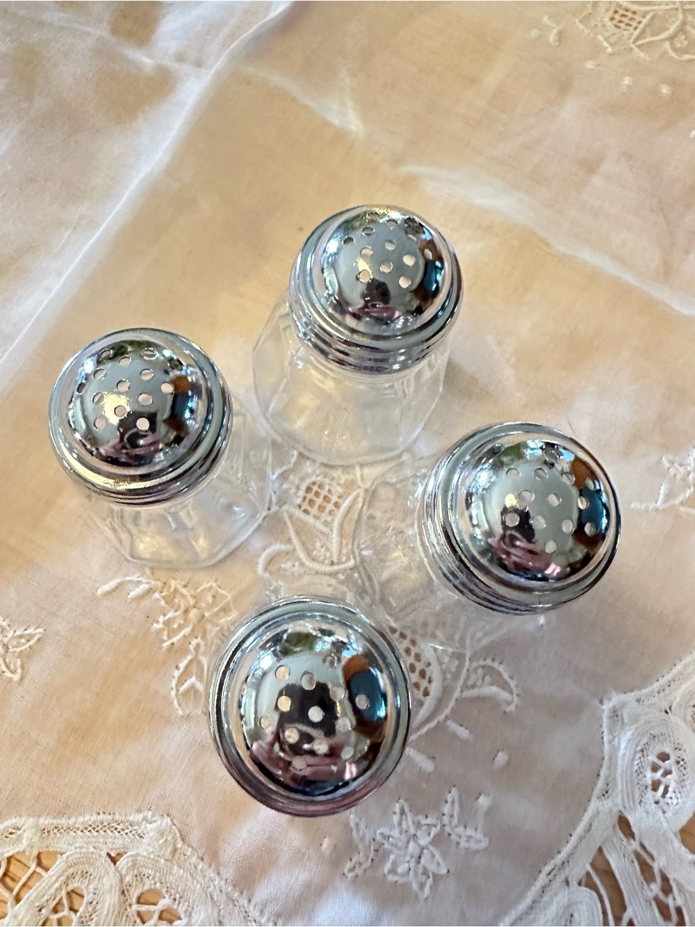 Vintage Set 4 Clear Glass Salt Pepper Shakers Chrome Mushroom Lids - Picture 2 of 5